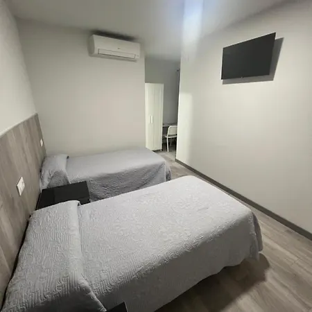 هوسبيديريا ديل بيلار بيت ضيافة فالنسيا