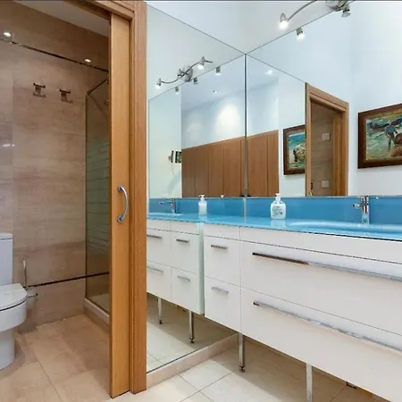 Διαμέρισμα Luxury Sea View With 2 *