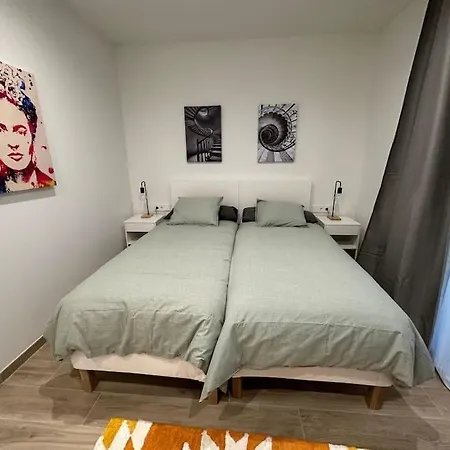 Apartmán Precioso Con Patio. Pyp *