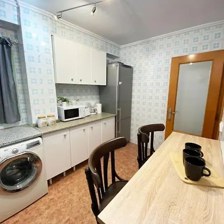 In Spacious Flat In Apartment Valencia