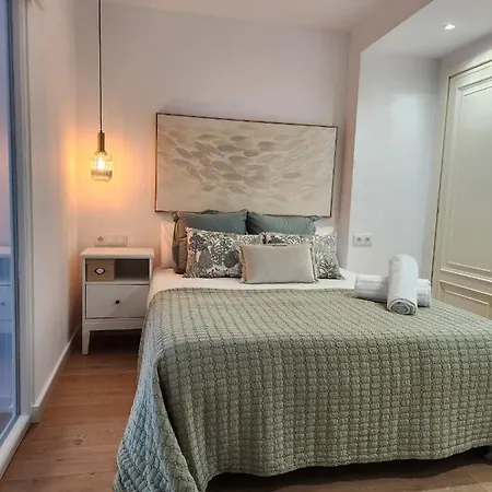 Florit Flats - The Apolo