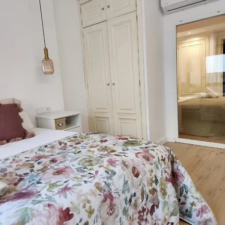 Florit Flats - The Apolo Apartamento
