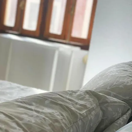 Cerca Al Puerto Shared Penzion *