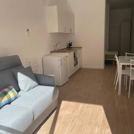 Travel Habitat Ave Sorolla Suites
