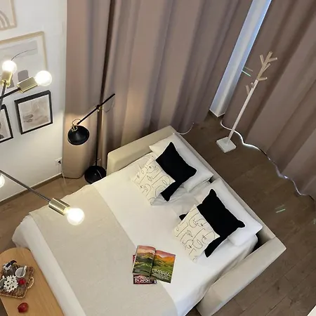 Singularstays Arena Appartement *