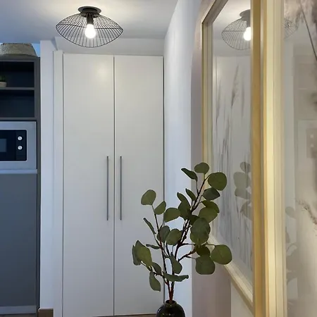 Singularstays Arena Appartement *