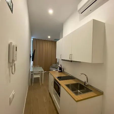 Travel Habitat Ave Sorolla Suites *