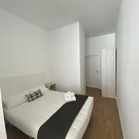 Travel Habitat Ave Sorolla Suites
