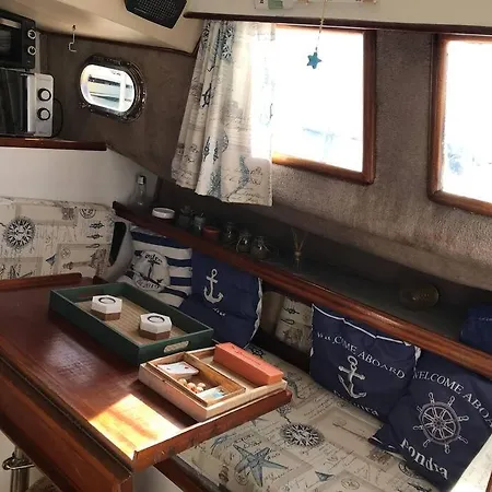 Velero Menorquin Con Encanto