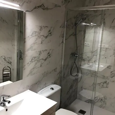 Calle De Frederica Montseny 'politica' Casa O Chalet