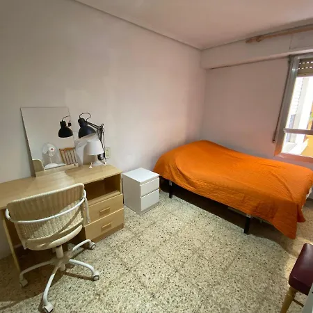 Flat Family Near Garden Center And Metro Апартаменты Валенсия