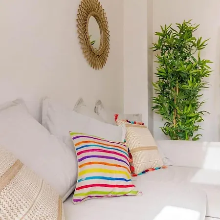 Gran Via By District Key * Valence