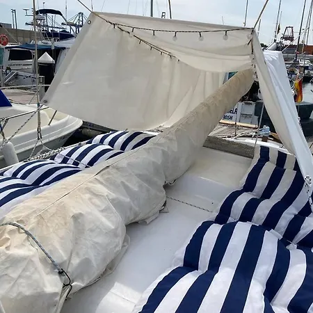 Botel Velero Menorquin Con Encanto Valência