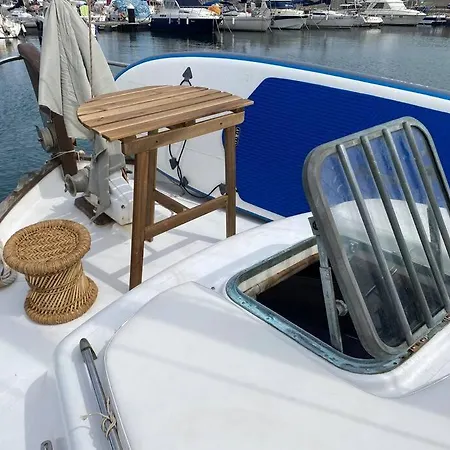 Botel Velero Menorquin Con Encanto Valência