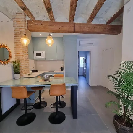 Centrica Y Encantadora Vivienda. Apartamento *