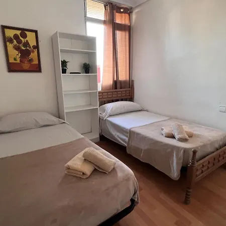 Malvarrosa Comoda Y Sencilla Cerca De La Playa *