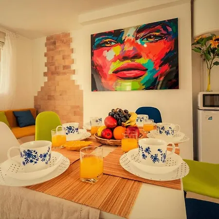 Penthouse Duplex In A 4 Floors Spanish House -8 Min To Center By Metro Apartamento