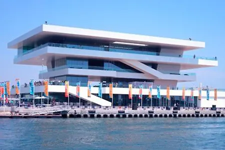 Excelente Velero Clasico En Hotel na wodzie Walencja