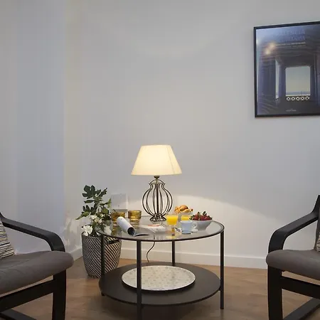 Singularstays Plaza Redonda *