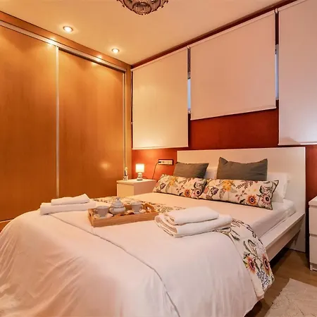 Penthouse Duplex In A 4 Floors Spanish House -8 Min To Center By Metro Valenza