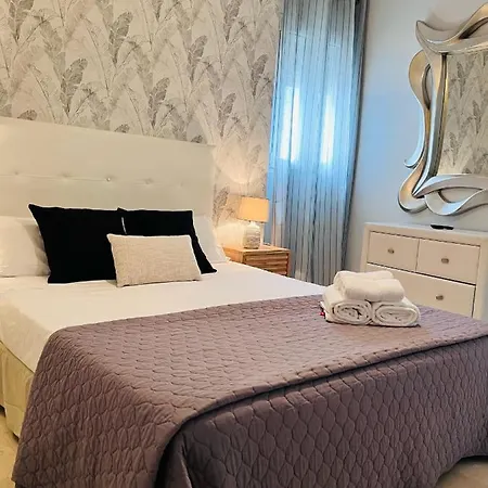 Travel Habitat Atico Calle Comedias