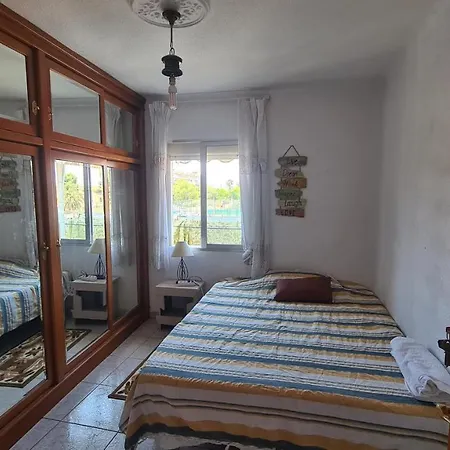 Quarto em Acomodações Particulares On Malvarrosa Beach *