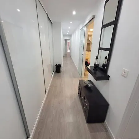 Precioso Reformado Con Terraza, 4 Habs * Valencia
