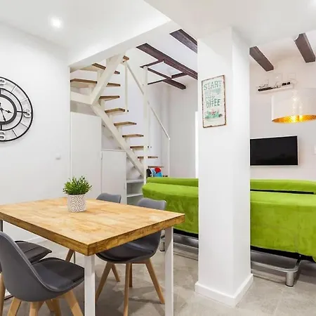 Design & Stylish House In The Center Of