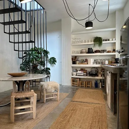 Serranos Apartment *