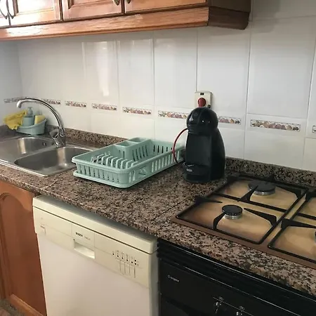 Cómodo Y Espacioso Con Parking