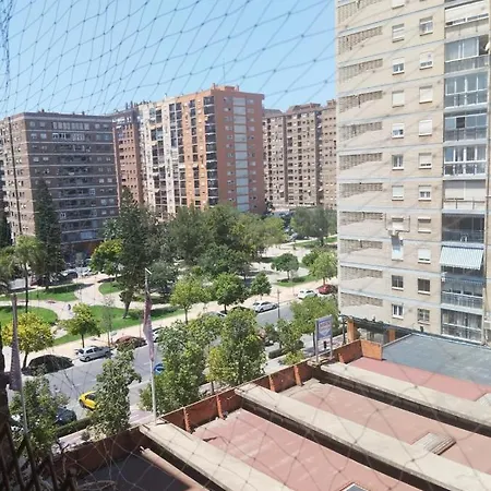 Blasco Ibanez Double With Private Bathroom In Shared Habitación en casa particular *