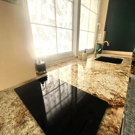 Appartement Esmeralda With Free Private Underground Parking