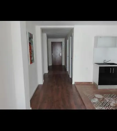 Tranvia Malvarrosa 게스트하우스 *