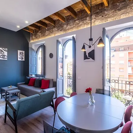 Spacious Penthouse With Massive Terrace Walencja