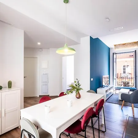 Spacious With Great Views Apartment