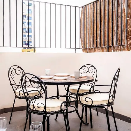 Beautiful With Private Terrace Lägenhet