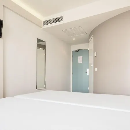 Ilunion 3 Hotel