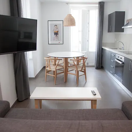 Flats Friends Soho Suites Apartment