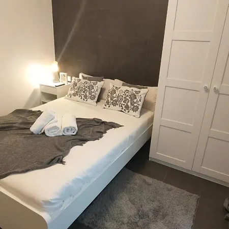 Small And Cozy - G10