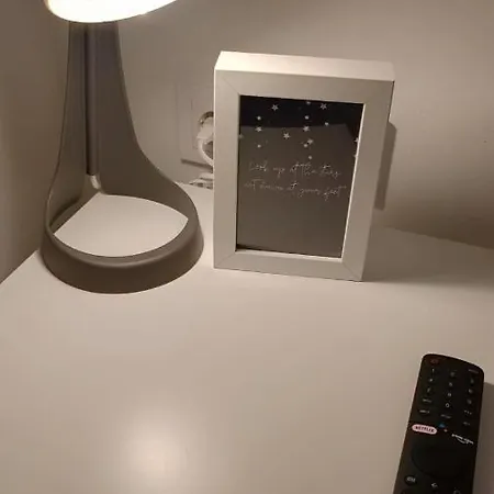 Small And Cozy - G10 3* Valence