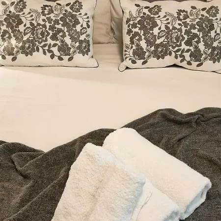 Small And Cozy - G10