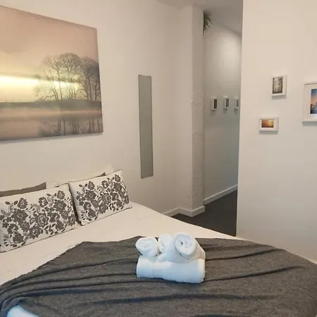 Small And Cozy - G10