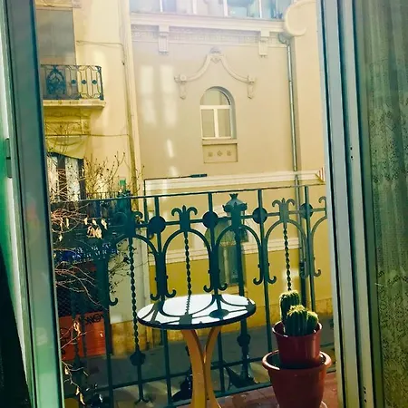 Private Single In Ruzafa, Ladies Only, Non Smoker ולנסיה