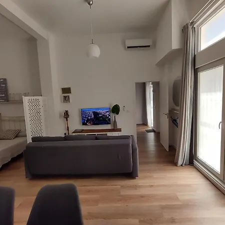 Apartamento En Valencia, Entre El Centro Y La Playa *