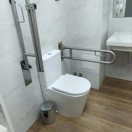 Apartamento En Valencia, Entre El Centro Y La Playa *