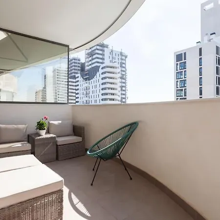 Precioso Apartamento En Residencial Con Piscina アパート