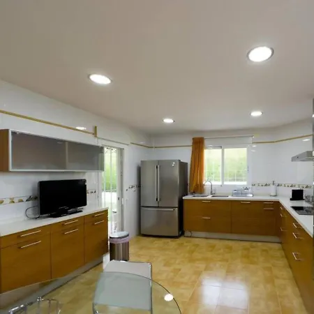 Casa Con Piscina, Jardin Y Aire Acondicionado Cerca De Valencia En La Eliana-l'eliana