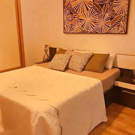 Junto Ayuntamiento De Apartment Valencia