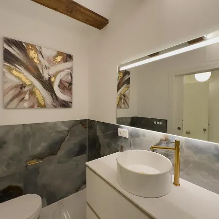 Market - Ciutat Vella, Exclusively For Families - Mid-term