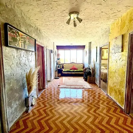 Near The For 2 * Valencia